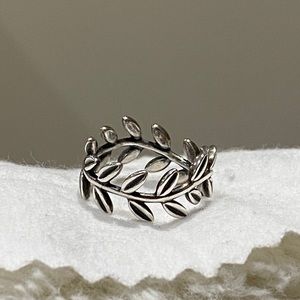 Pandora Leaf ring